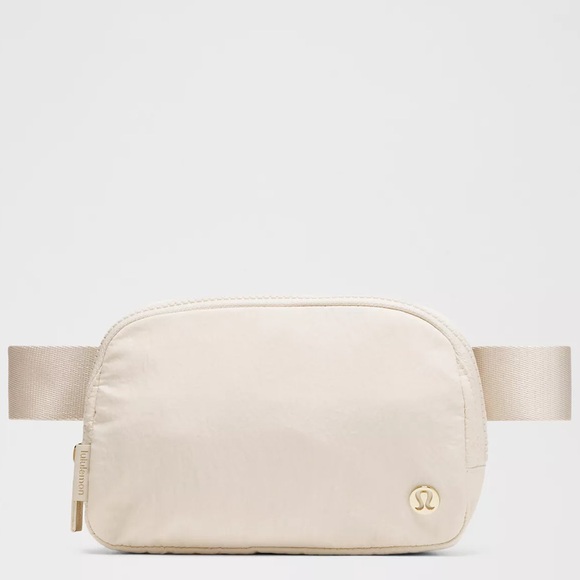 Lululemon Everywhere Belt Bag in Neo Mint, NWT. - Picture 1 of 4